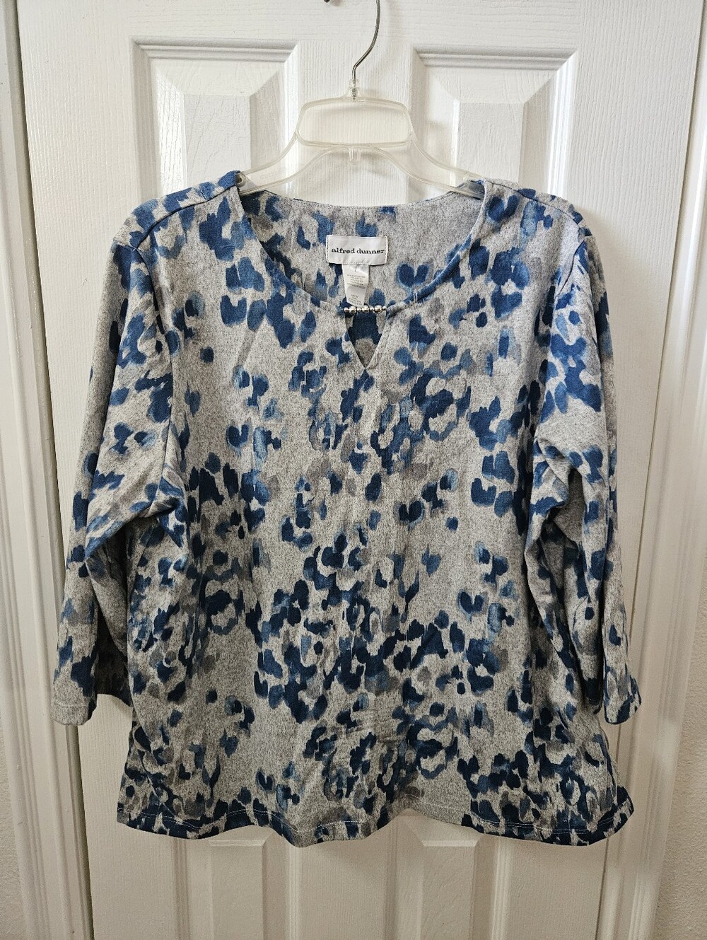 Alfred Dunner L 3/4 Sleeve Blouse with Silver Beads at Center Neck